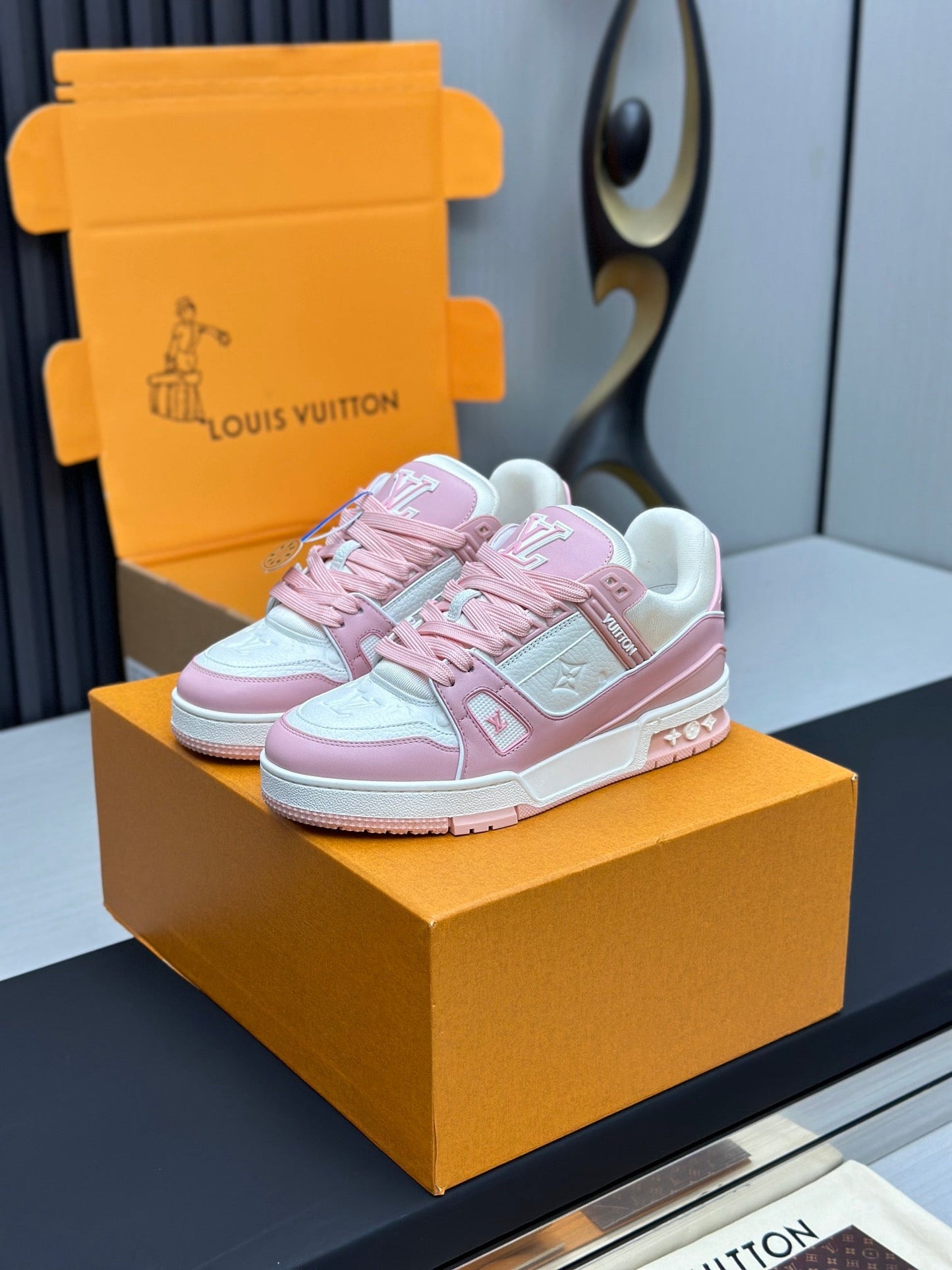 LV trainer
