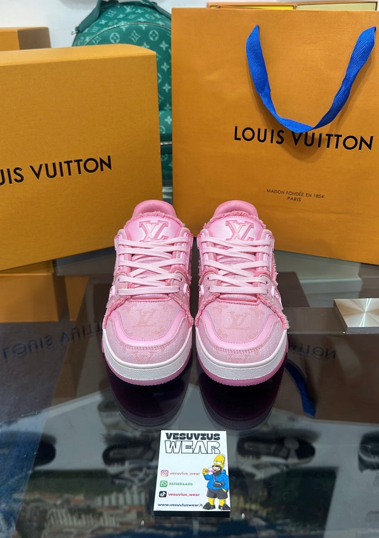 LV trainer pink