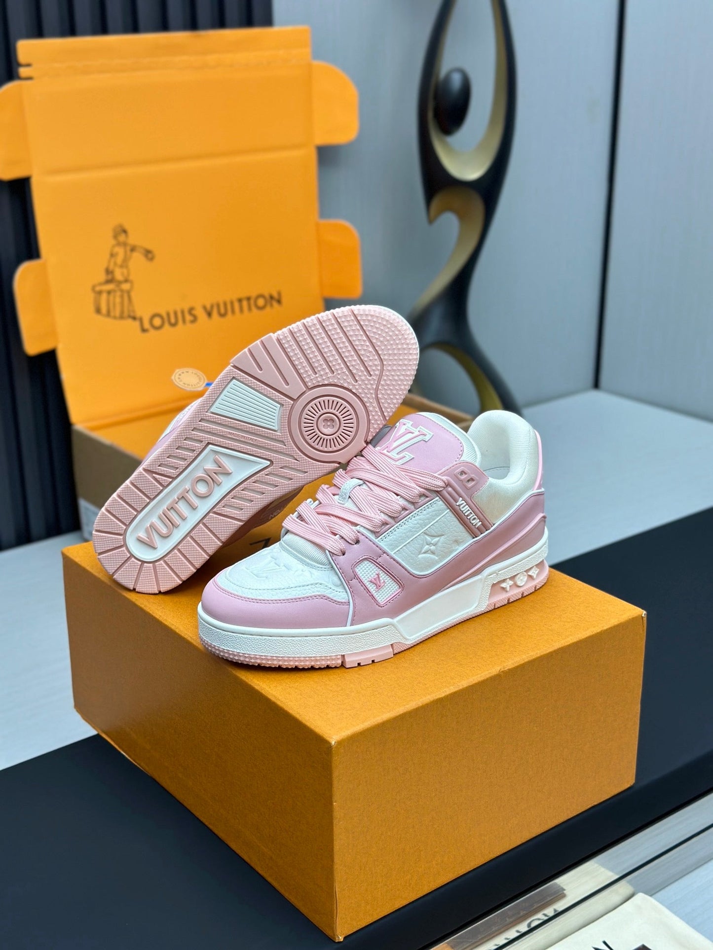 LV trainer